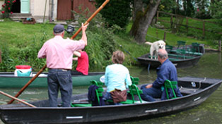 promenade barque groupe marais poitevin arais